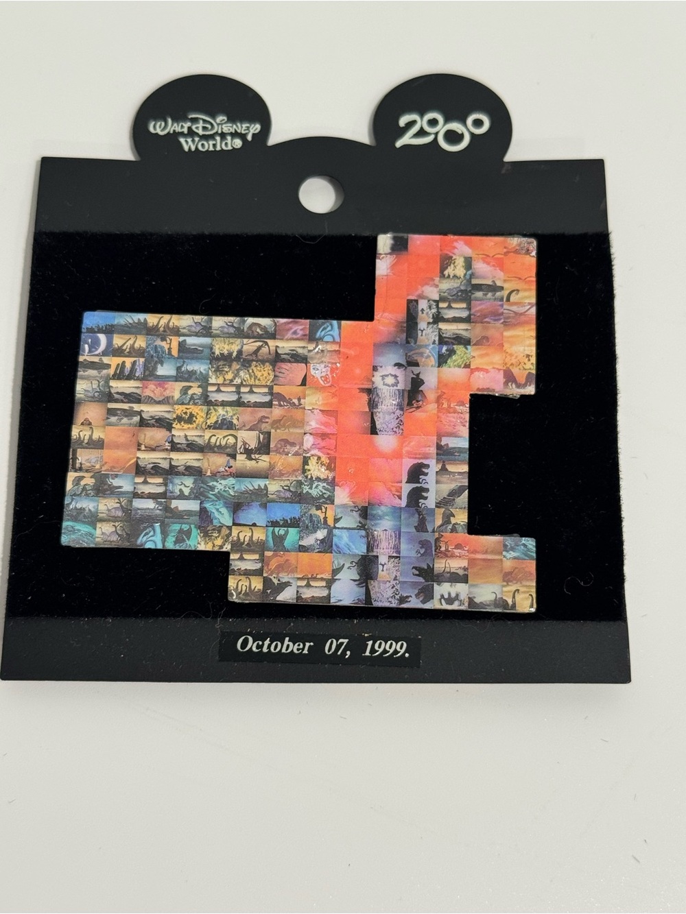 WALT DISNEY WORLD 1999-2000 Epcot Photo Mosaics Puzzle Piece pin October 7th